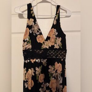 Floral V-Neck Maxi Dress